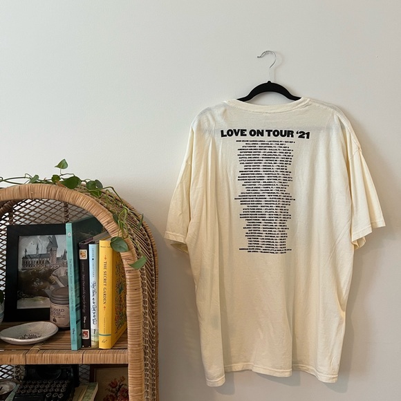 Harry styles Love On Tour tee - Picture 4 of 4